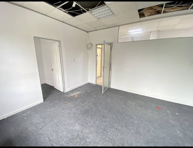 27M² OFFICE TO LET IN RONDEBOSCH